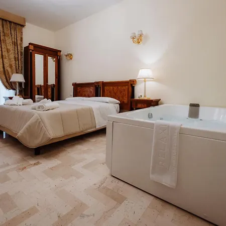 Otel La Casa Di Pippo 3*