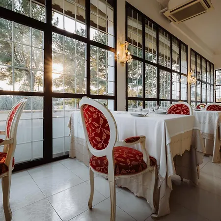 Hotel La Casa Di Pippo 3*